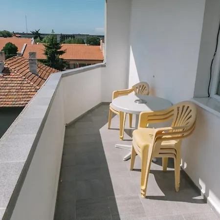 Hronos Gæstehus 3*
